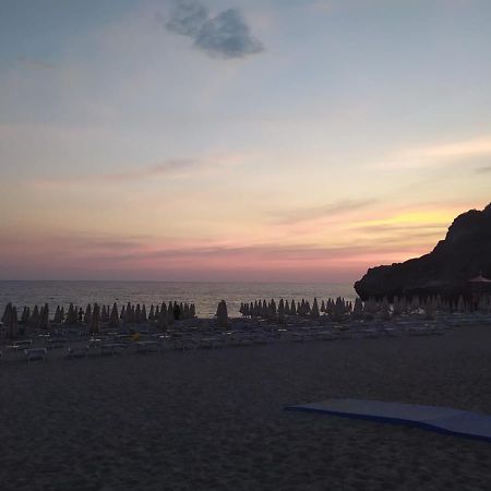 Hotel San Domenico 卡梅罗塔的码头 外观 照片